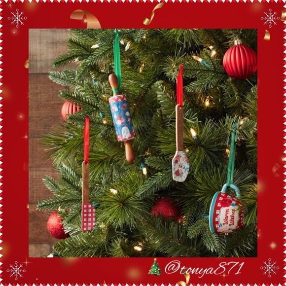 2022 🦋 New Pioneer Woman Kitchen Christmas Ornament Bundle, Set of 4 - Picture 4 of 7